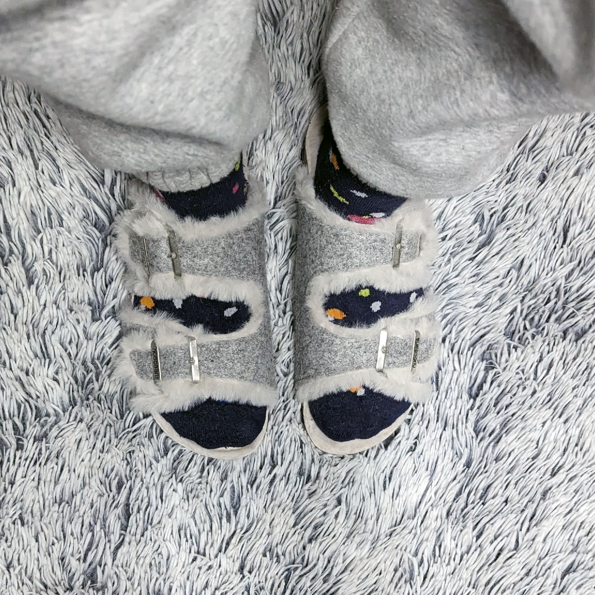 FLUFF | Sandal Grey White